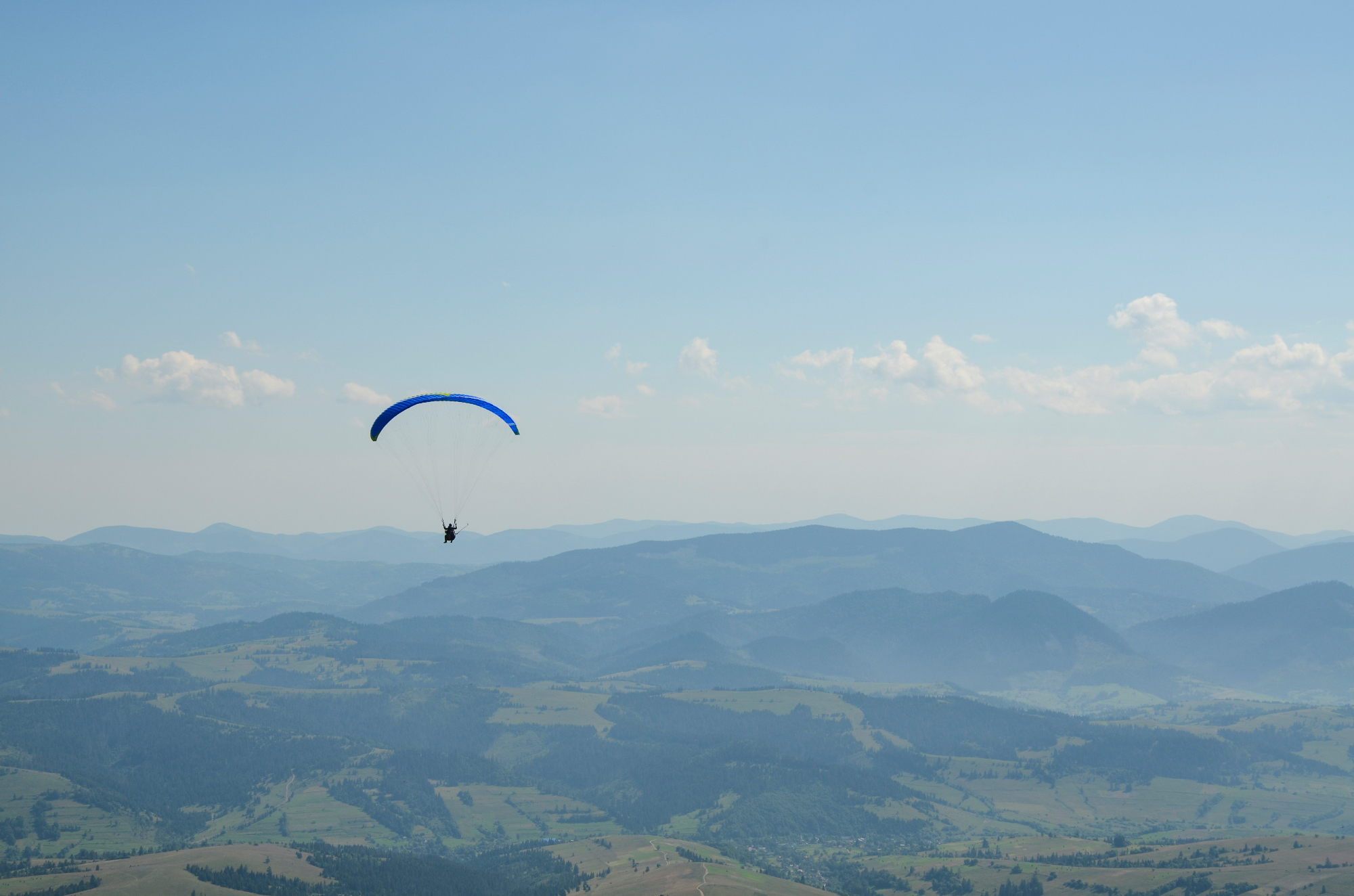 Paragliding je adrenalinski šport, ki ga mora preizkusiti vsak